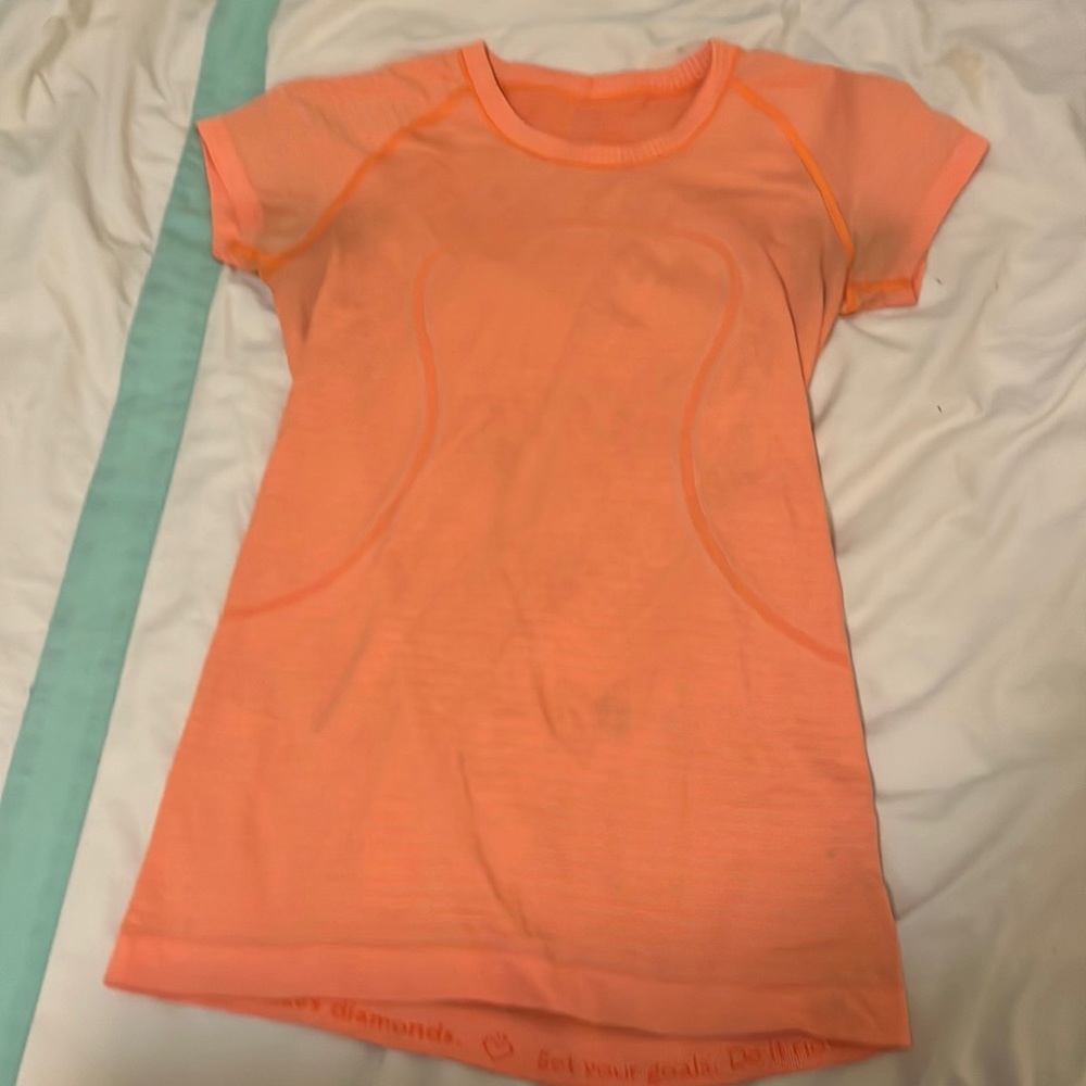 lululemon swiftly top
